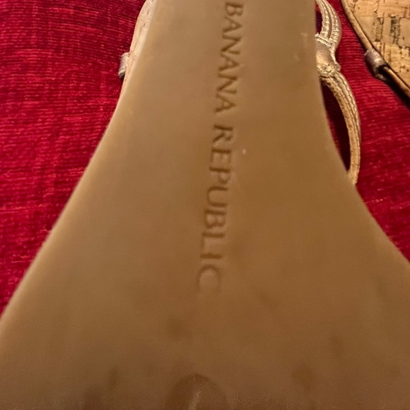 🍌Banana Republic thick, cork-like heals!🍌 - Picture 9 of 12